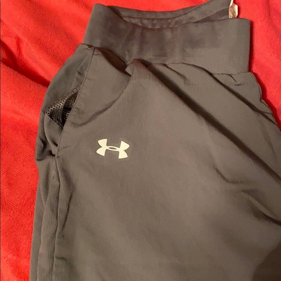 Women’s Under Armour Sweat Pants with pockets - Picture 3 of 4